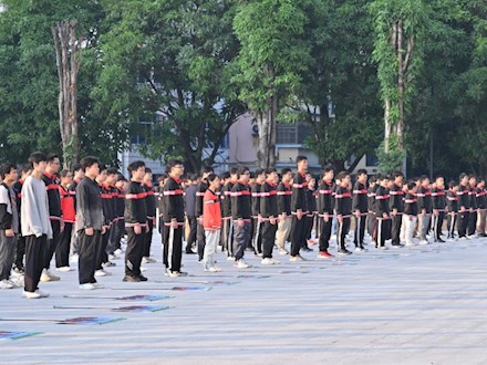 晨读活动：机电工程学院学子共颂中华传统文化