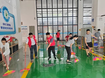 淤泥深埋三尺，难掩机电匠心！——记机电工程学院师生党员先锋队迎战50年一遇洪灾后的硬核恢复战