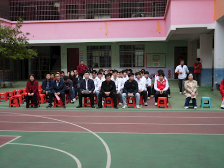 传承雷锋基因·培育时代新人——金城江特殊学校